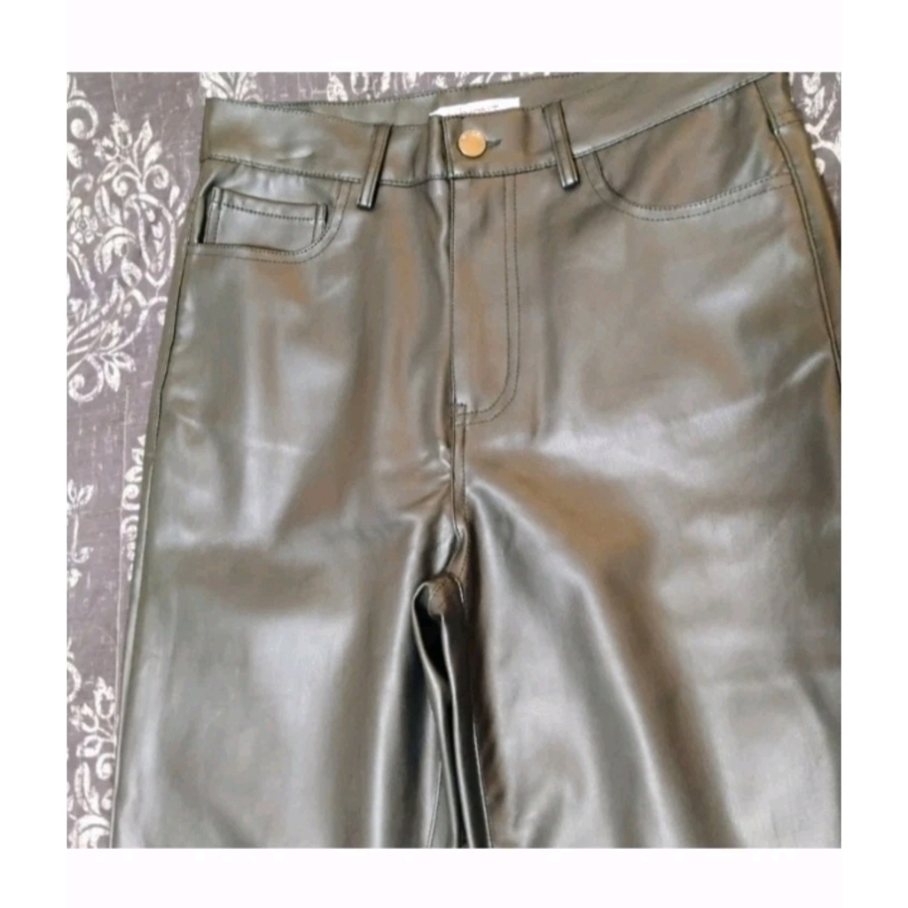 Vibrant Sleek Black Straight Leg Pants - Picture 4 of 9